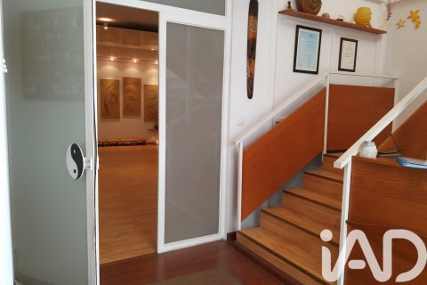 Commercial property in Ulldecona, Tarragona, Spain 146 sq.m. No. 185099