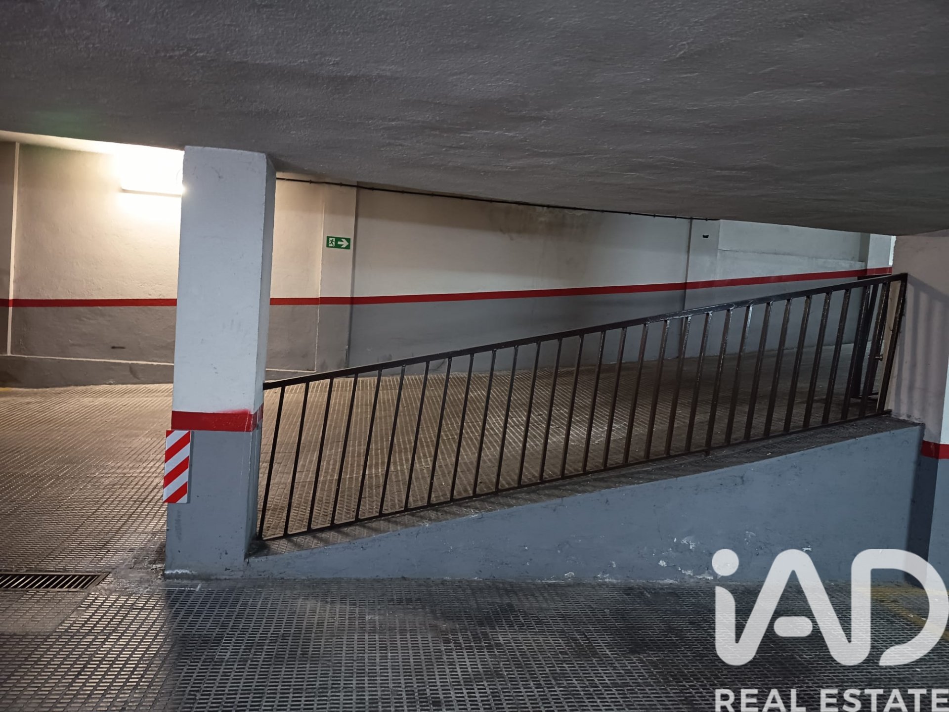 Garage à Madrid, Espagne 12 m2 No. 185095