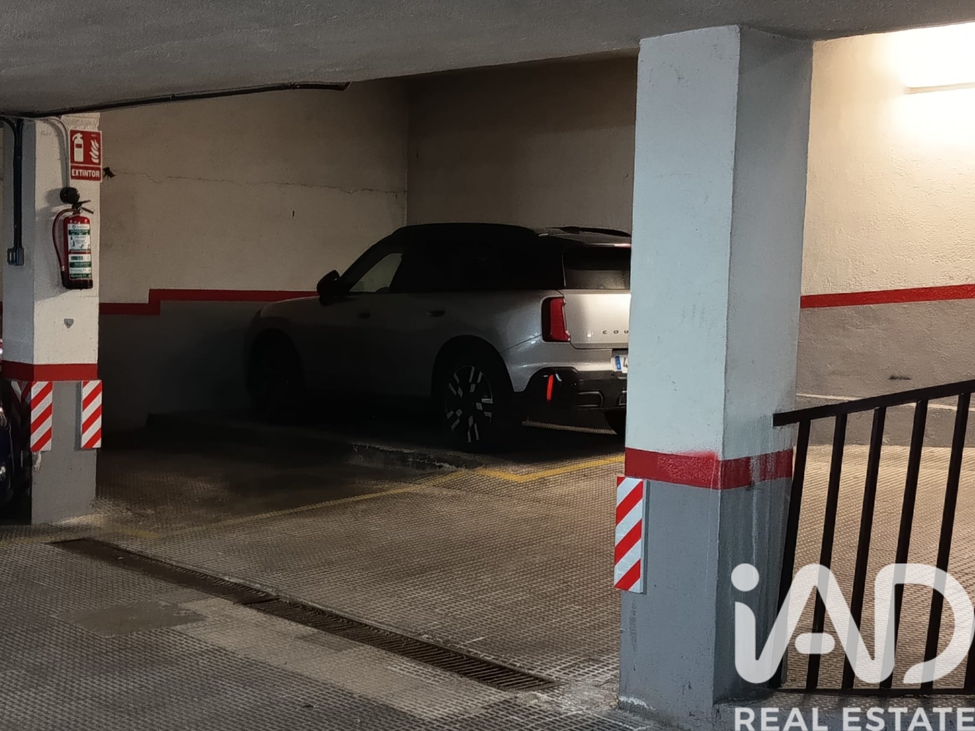 Garage à Madrid, Espagne 12 m2 No. 185095