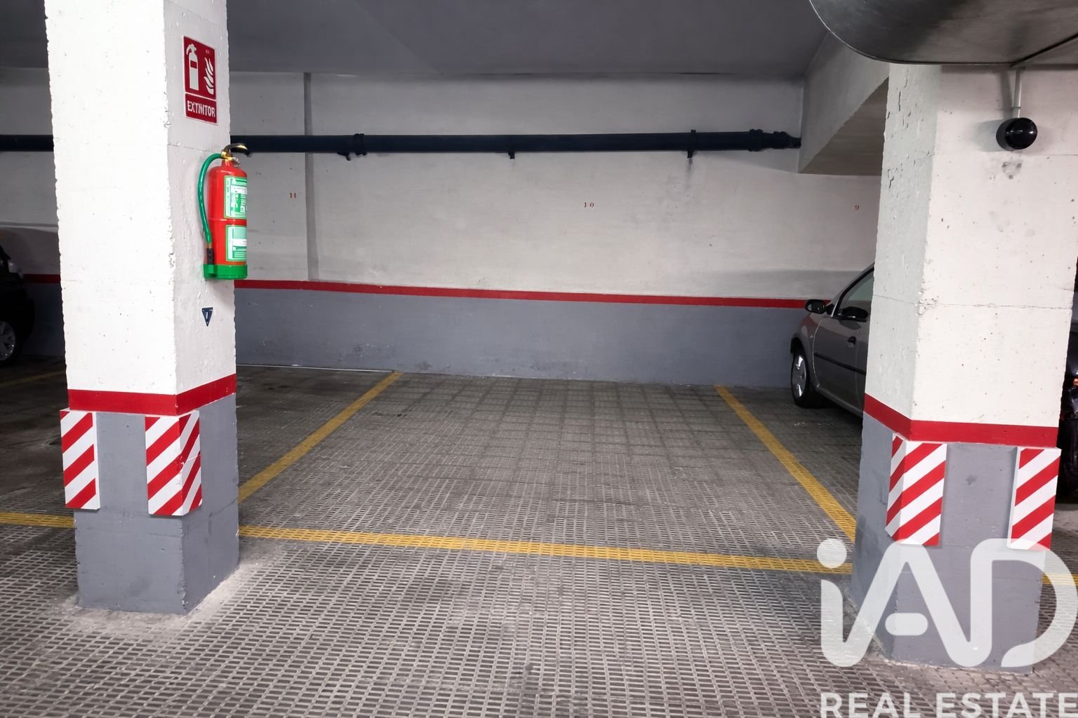 Garage à Madrid, Espagne 12 m2 No. 185095