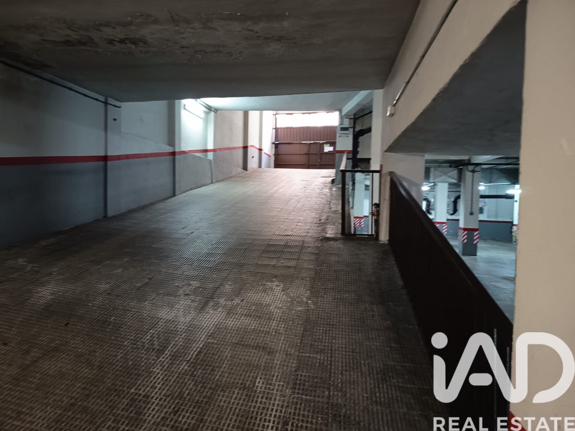 Garage à Madrid, Espagne 12 m2 No. 185095