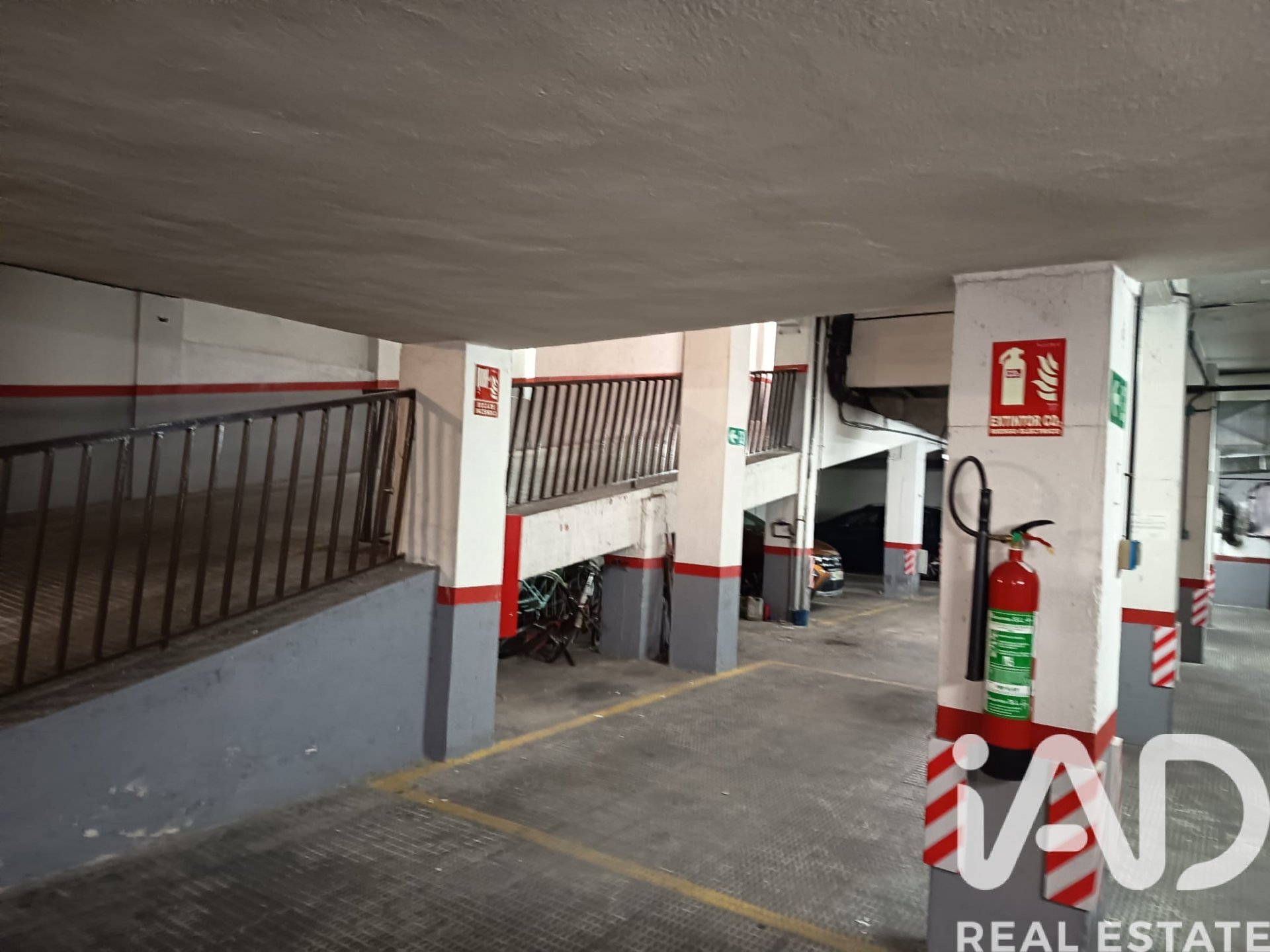 Garage à Madrid, Espagne 12 m2 No. 185095
