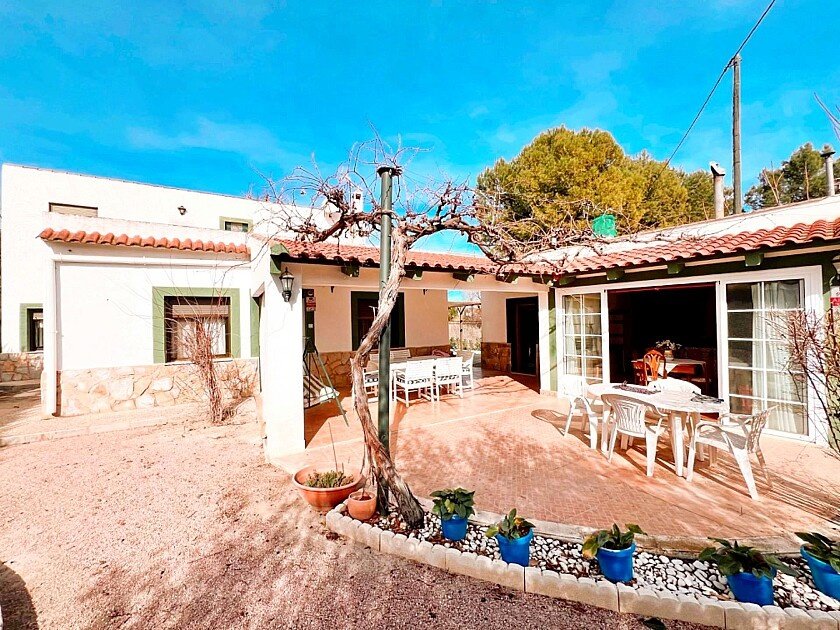 House in Aspe, Alicante, Spain 4 bedrooms, 233 sq.m. No. 111303