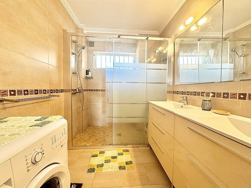 Apartment in Los Arenales Del Sol, Alicante, Spain 2 bedrooms, 85 sq.m. No. 111311