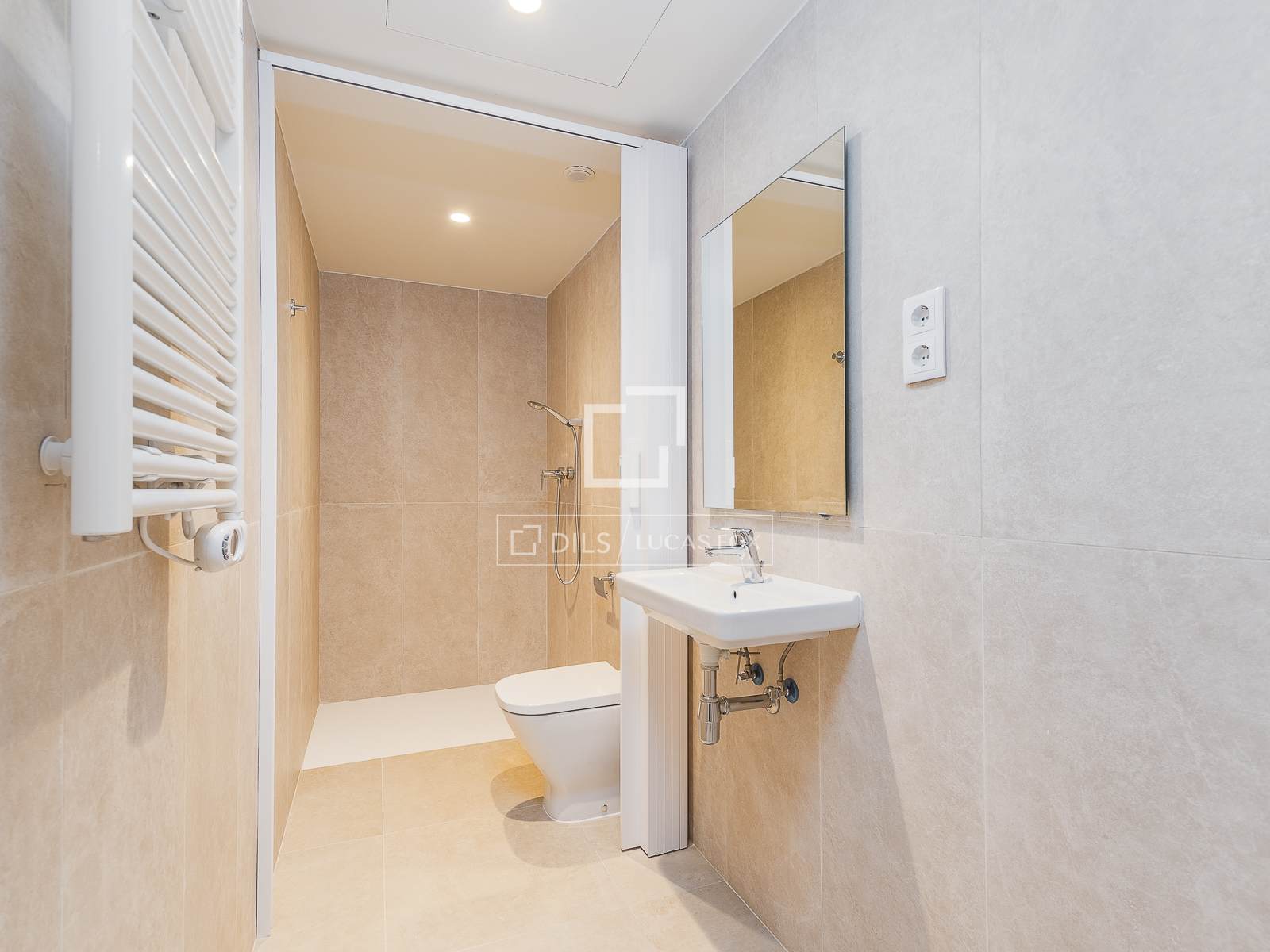 Apartment à Barcelona, Espagne 2 chambres, 94 m2 No. 150779