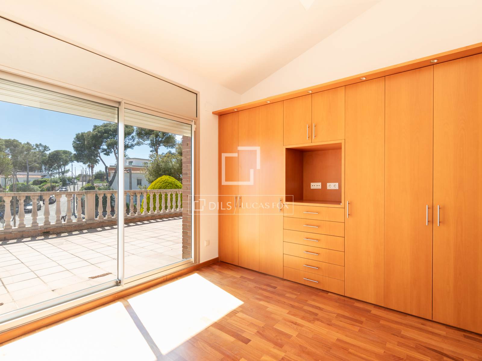 Willa w Castelldefels, Barcelona, Hiszpania 5 sypialni, 425 mkw. nr 150782