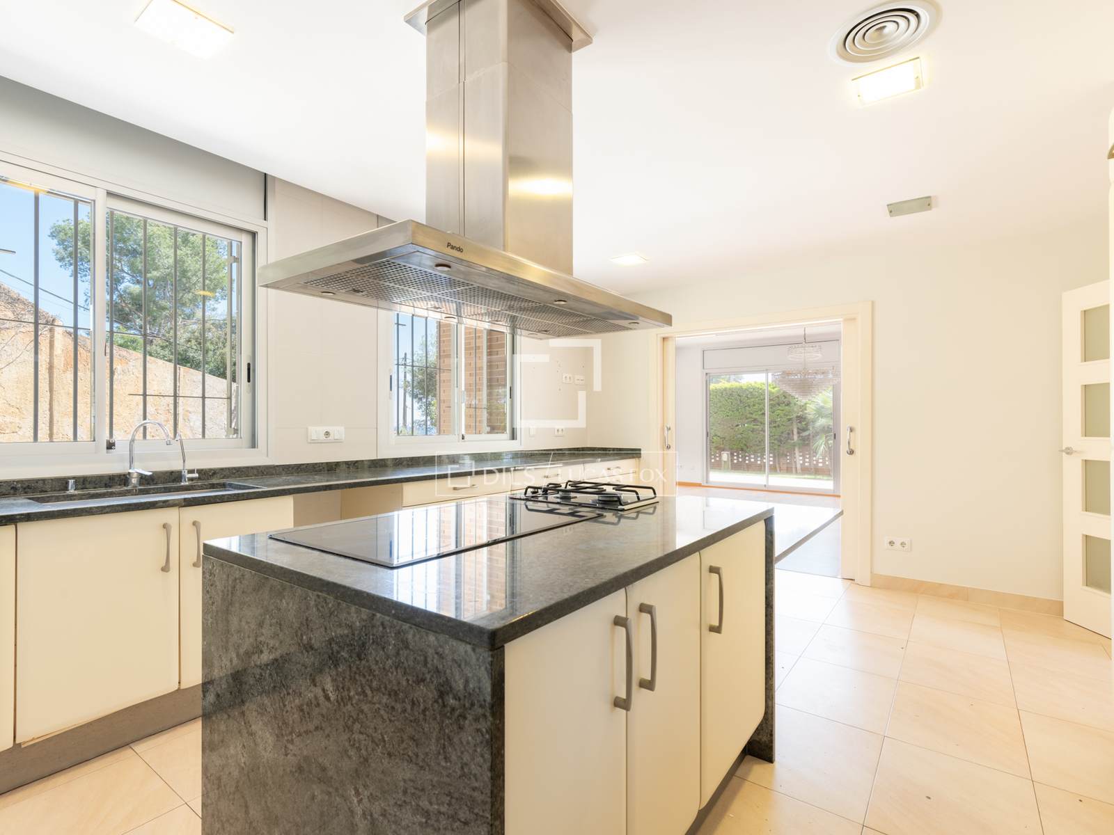 Willa w Castelldefels, Barcelona, Hiszpania 5 sypialni, 425 mkw. nr 150782