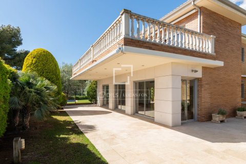 Huvila Castelldefels, Barcelona, Espanja 5 makuuhuonetta, 425 m2 No. 150782
