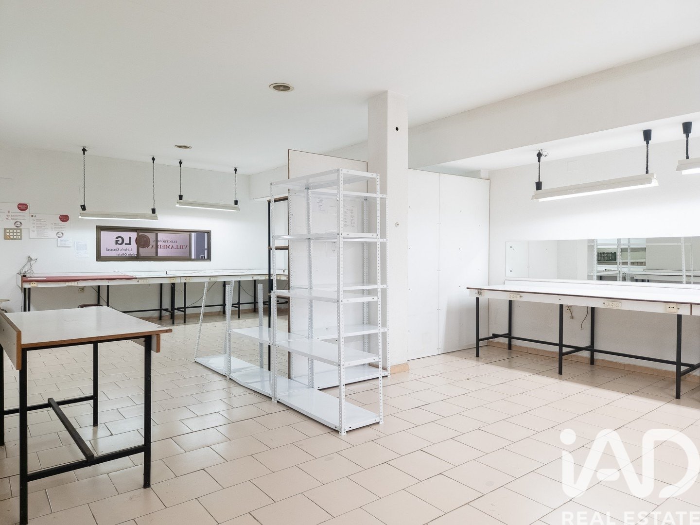 Liikekiinteistö Gijon, Asturias, Espanja 3 makuuhuonetta, 167 m2 No. 185508
