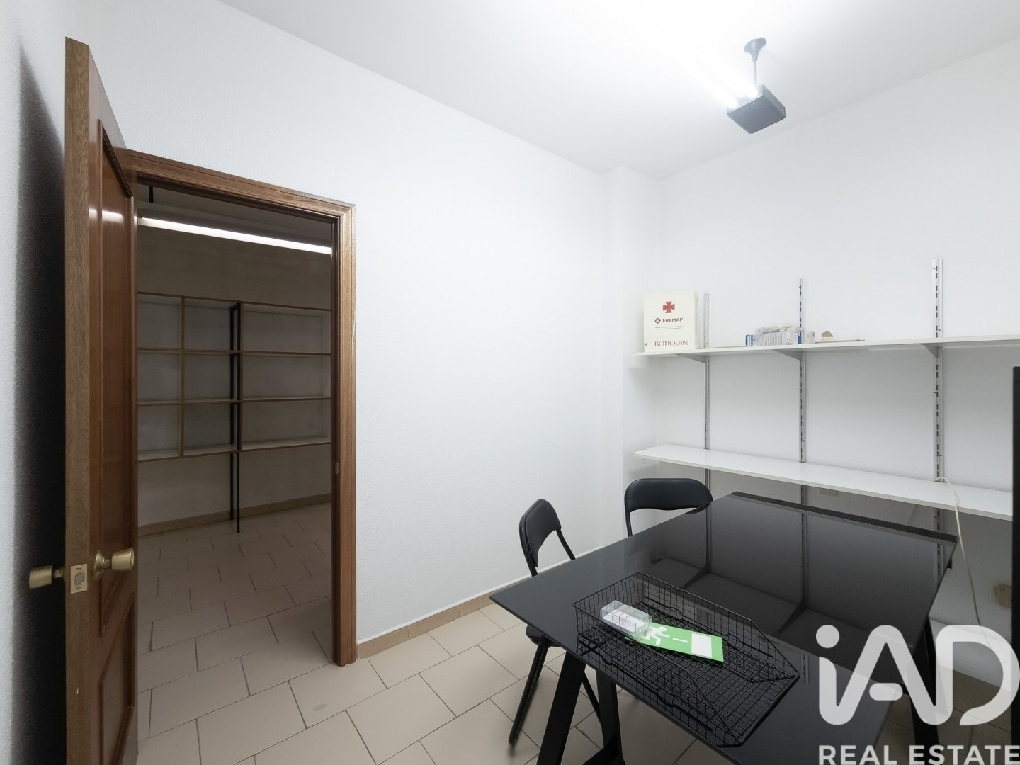 Liikekiinteistö Gijon, Asturias, Espanja 3 makuuhuonetta, 167 m2 No. 185508