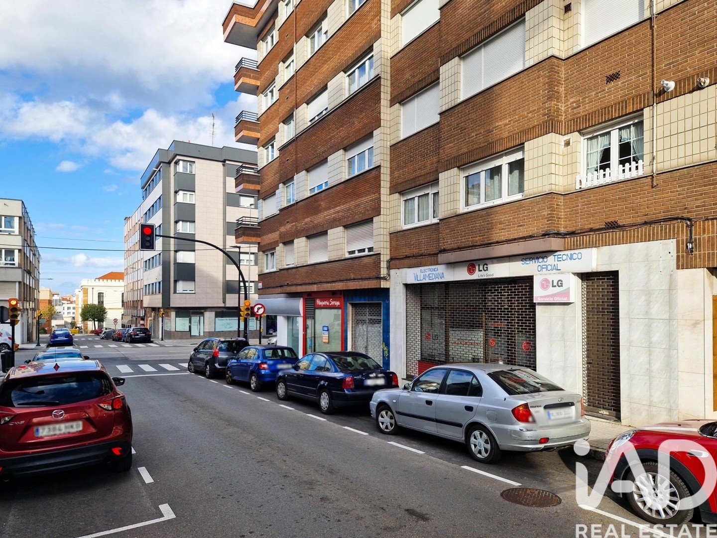 Liikekiinteistö Gijon, Asturias, Espanja 3 makuuhuonetta, 167 m2 No. 185508