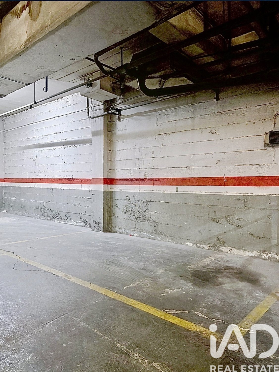 Garage à Barcelona, Espagne 10.8 m2 No. 185416