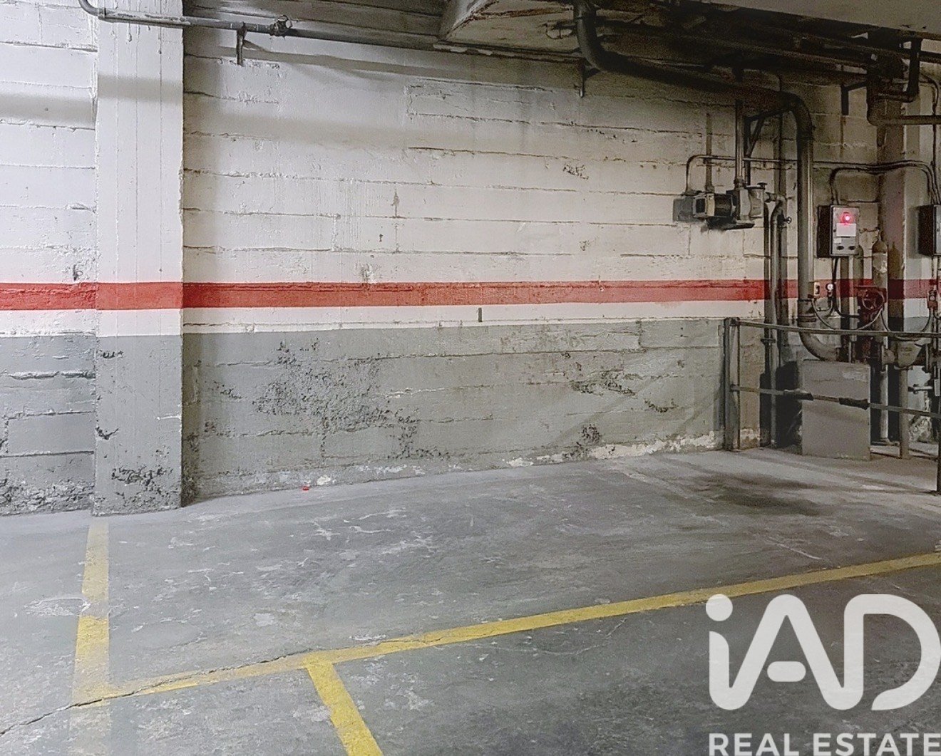 Garage à Barcelona, Espagne 10.8 m2 No. 185416