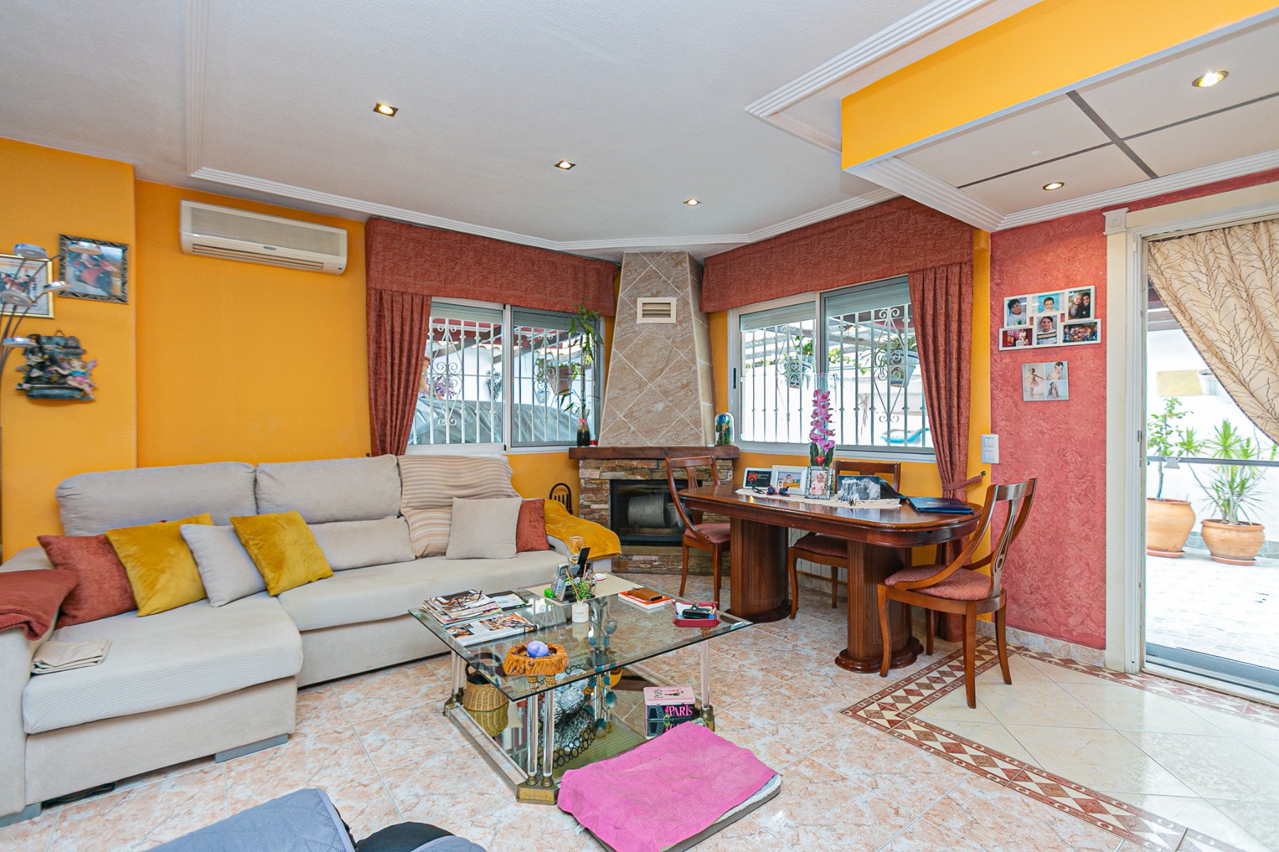 Townhouse in Torrevieja, Alicante, Spain 2 bedrooms, 71 sq.m. No. 190298