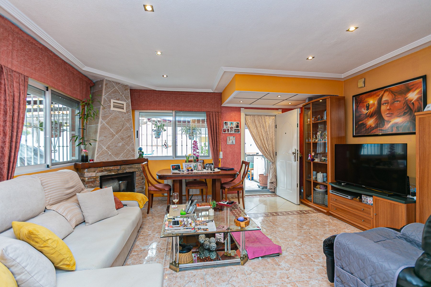 Townhouse in Torrevieja, Alicante, Spain 2 bedrooms, 71 sq.m. No. 190298