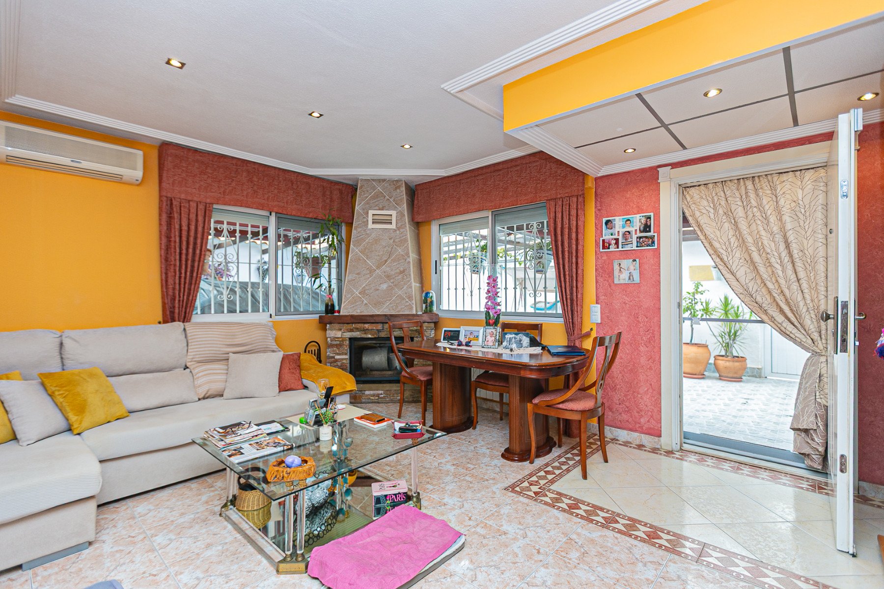 Townhouse in Torrevieja, Alicante, Spain 2 bedrooms, 71 sq.m. No. 190298
