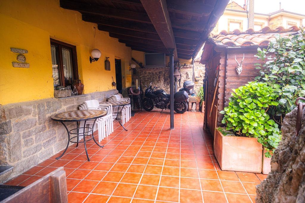 Villa i Lena, A Coruna, Spanien 8 sovrum, 200 kvm. Nr. 168796