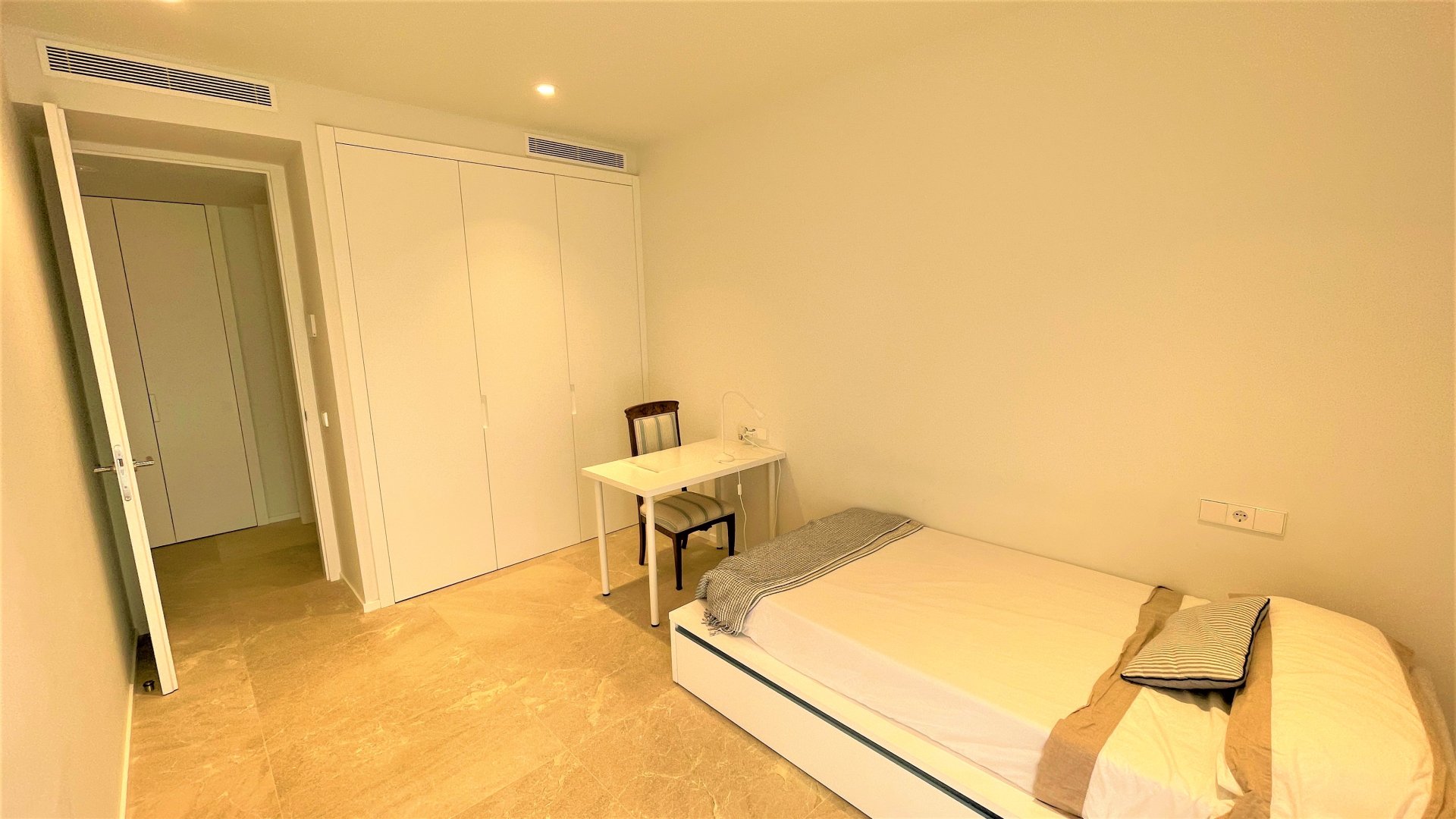 Apartamento en Colonia De Sant Pere, Mallorca, España 3 dormitorios, 180 m2 No. 196129