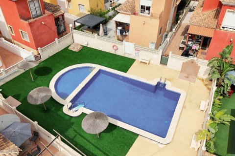 Villa à Torrevieja, Alicante, Espagne 3 chambres, 89 m2 No. 194881