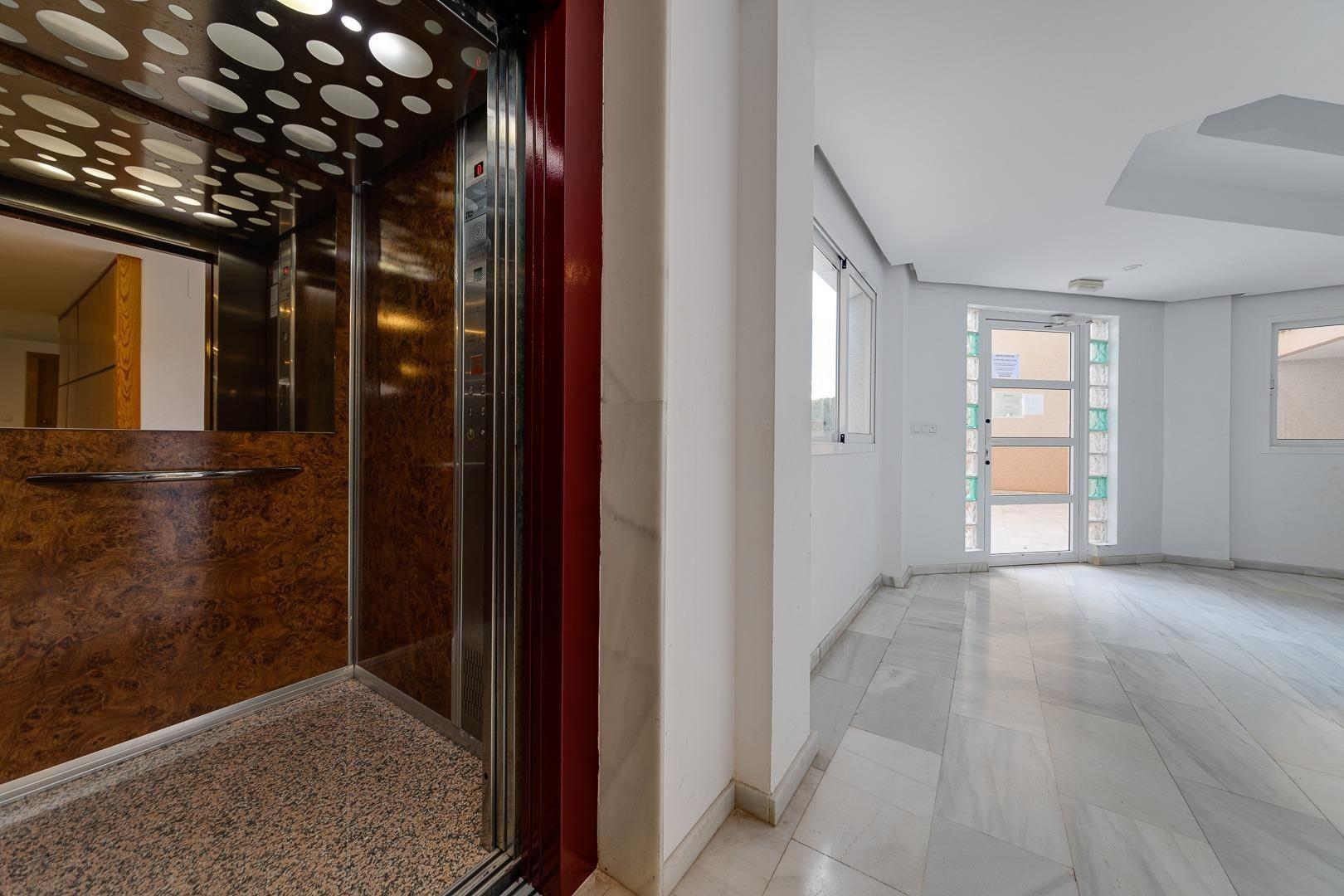 Appartamento a Alicante, Spagna 2 camere da letto, 109 mq. N° 194879