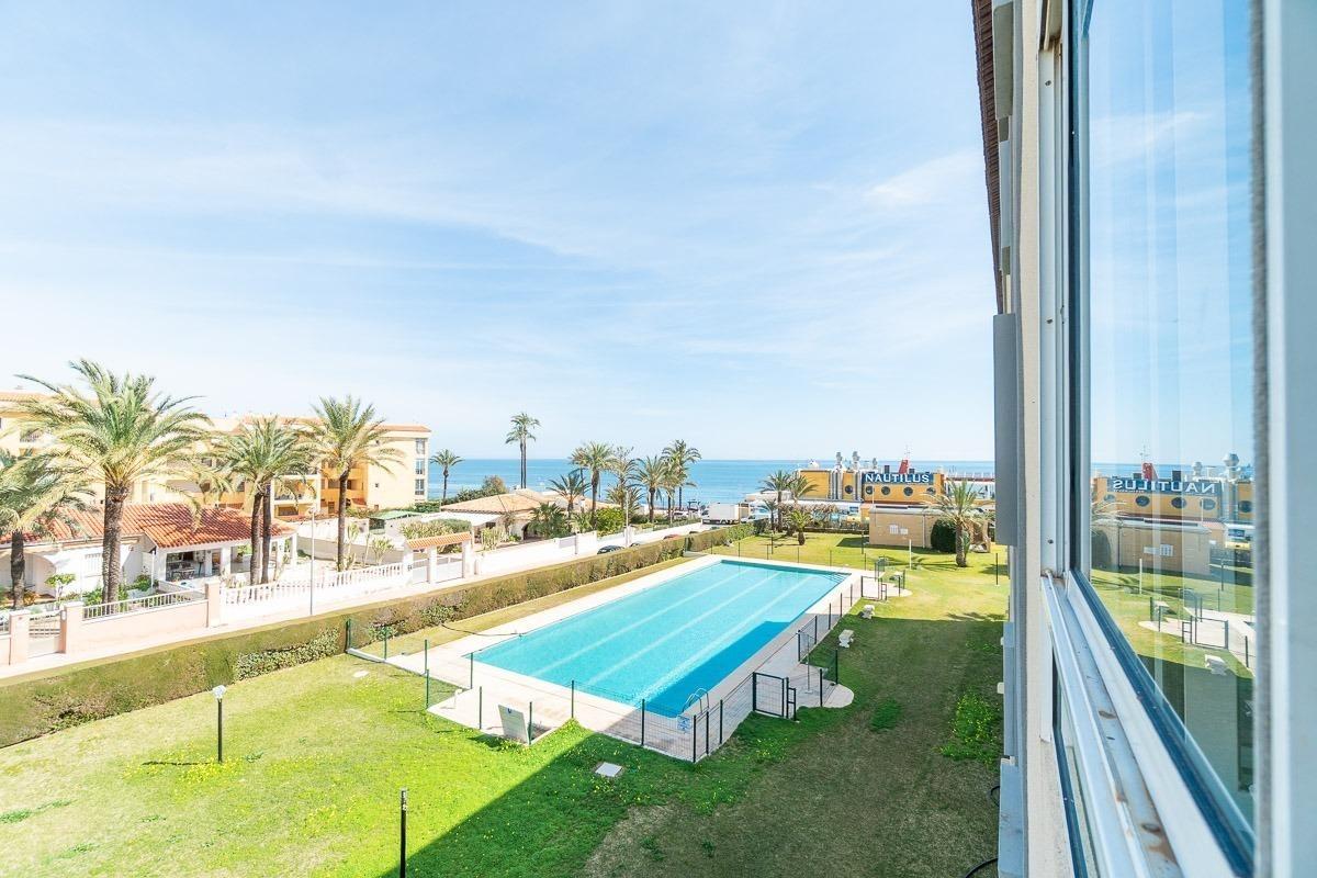 Apartamento en Punta Prima, Alicante, España 2 dormitorios, 73 m2 No. 194880