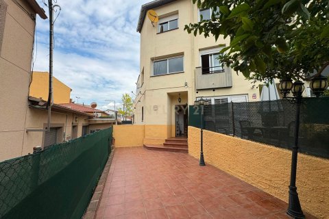 House in Mollet Del Valles, Barcelona, Spain 4 bedrooms, 120 sq.m. No. 191107