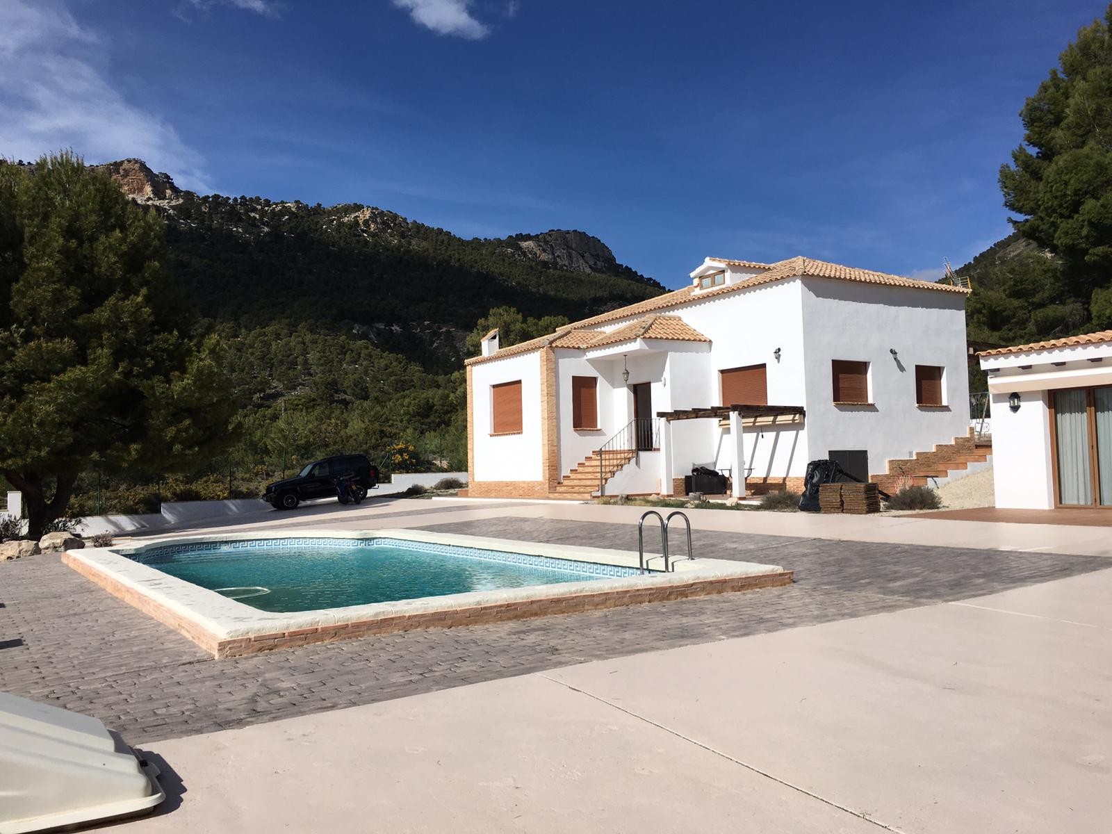 Villa à Castalla, Alicante, Espagne 5 chambres, 171 m2 No. 190257