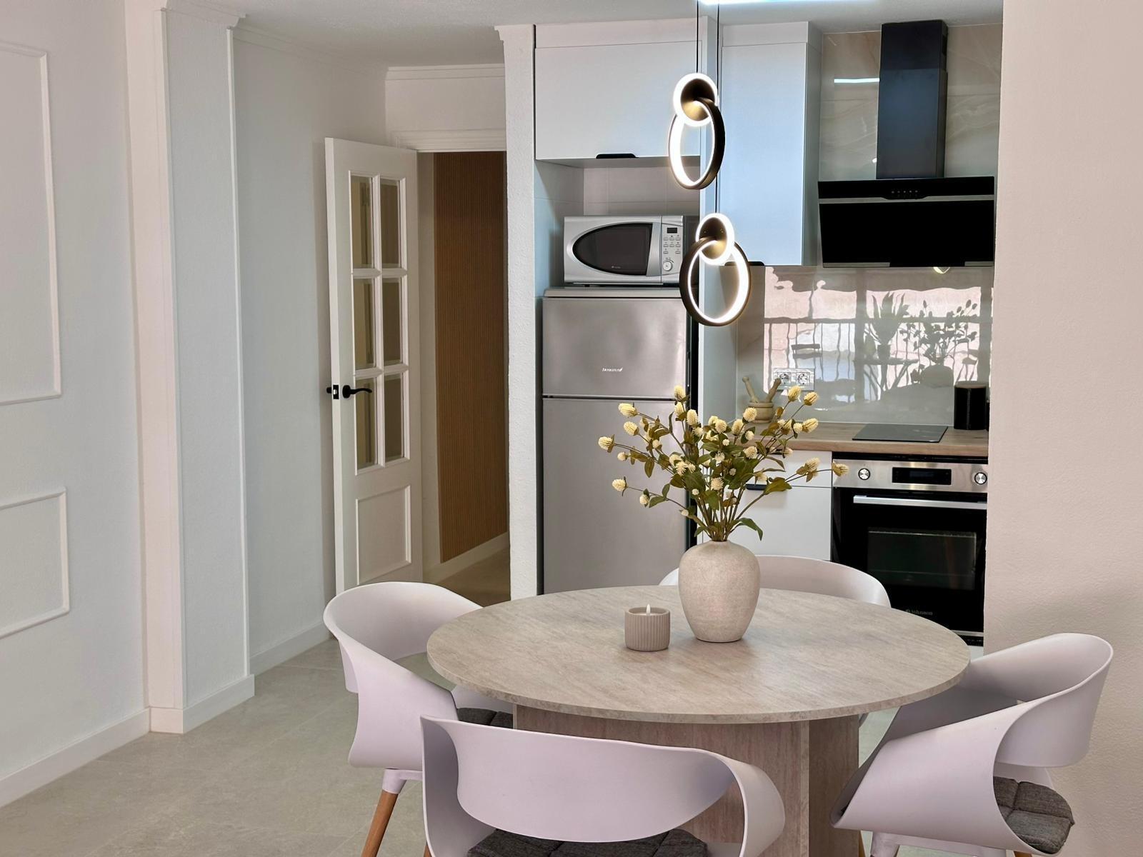 Apartment à Torrevieja, Alicante, Espagne 2 chambres, 65 m2 No. 190258