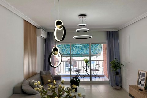Apartamento en Torrevieja, Alicante, España 2 dormitorios, 65 m2 No. 190258