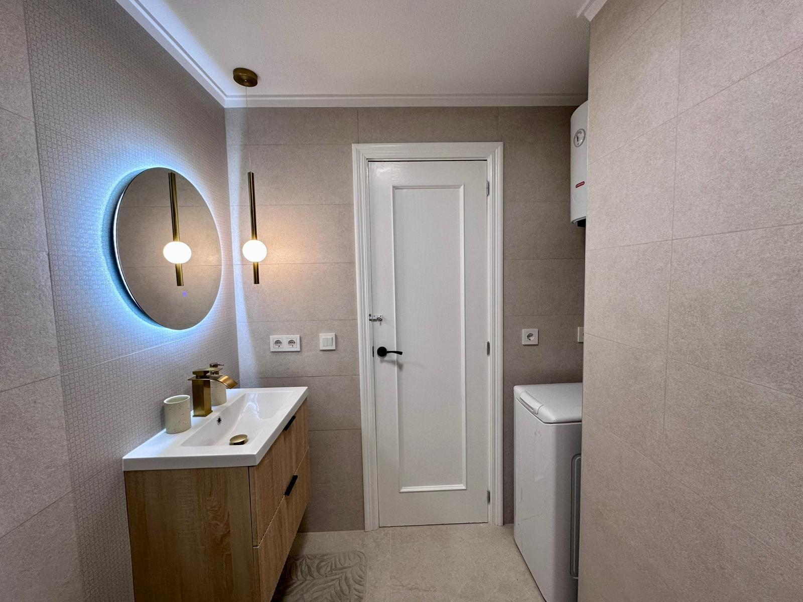 Apartment à Torrevieja, Alicante, Espagne 2 chambres, 65 m2 No. 190258