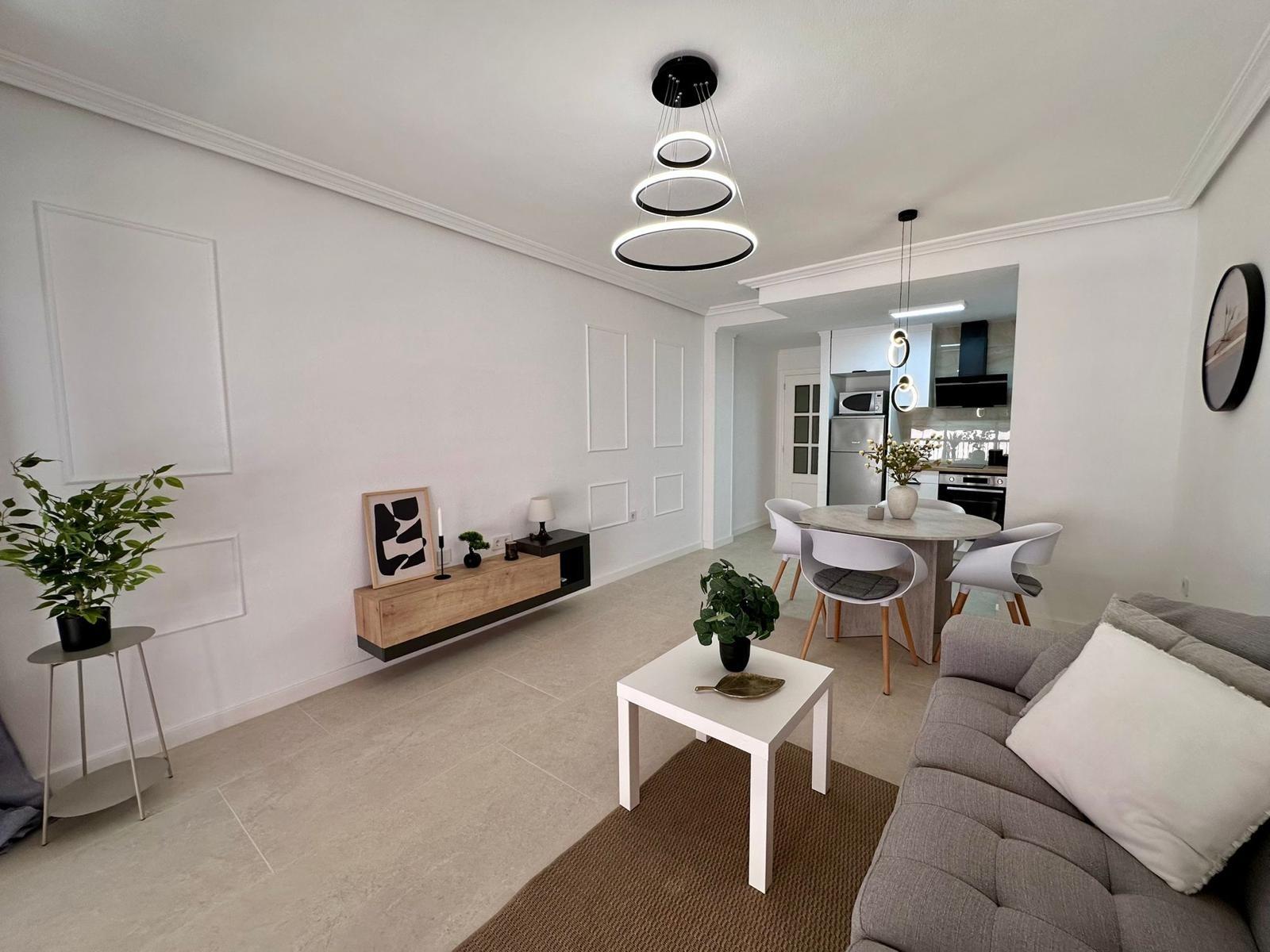 Apartment à Torrevieja, Alicante, Espagne 2 chambres, 65 m2 No. 190258