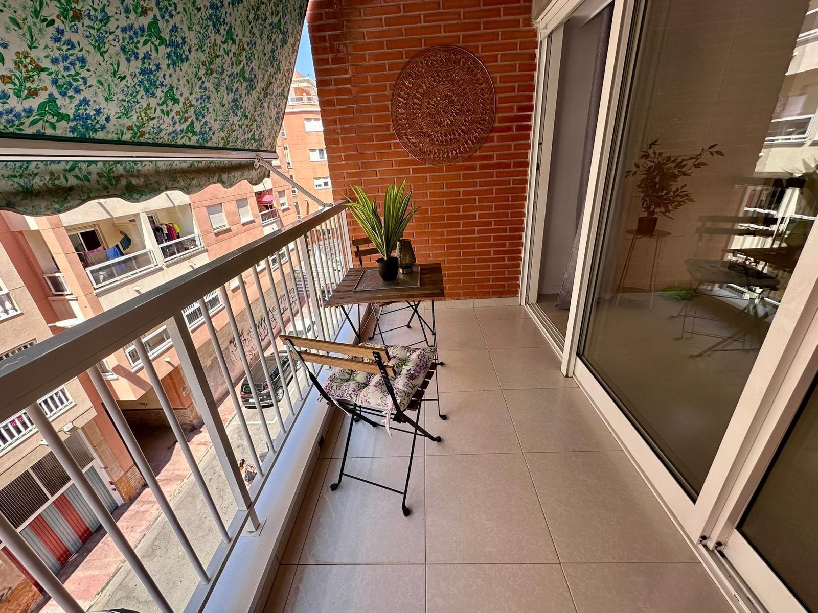 Apartment à Torrevieja, Alicante, Espagne 2 chambres, 65 m2 No. 190258