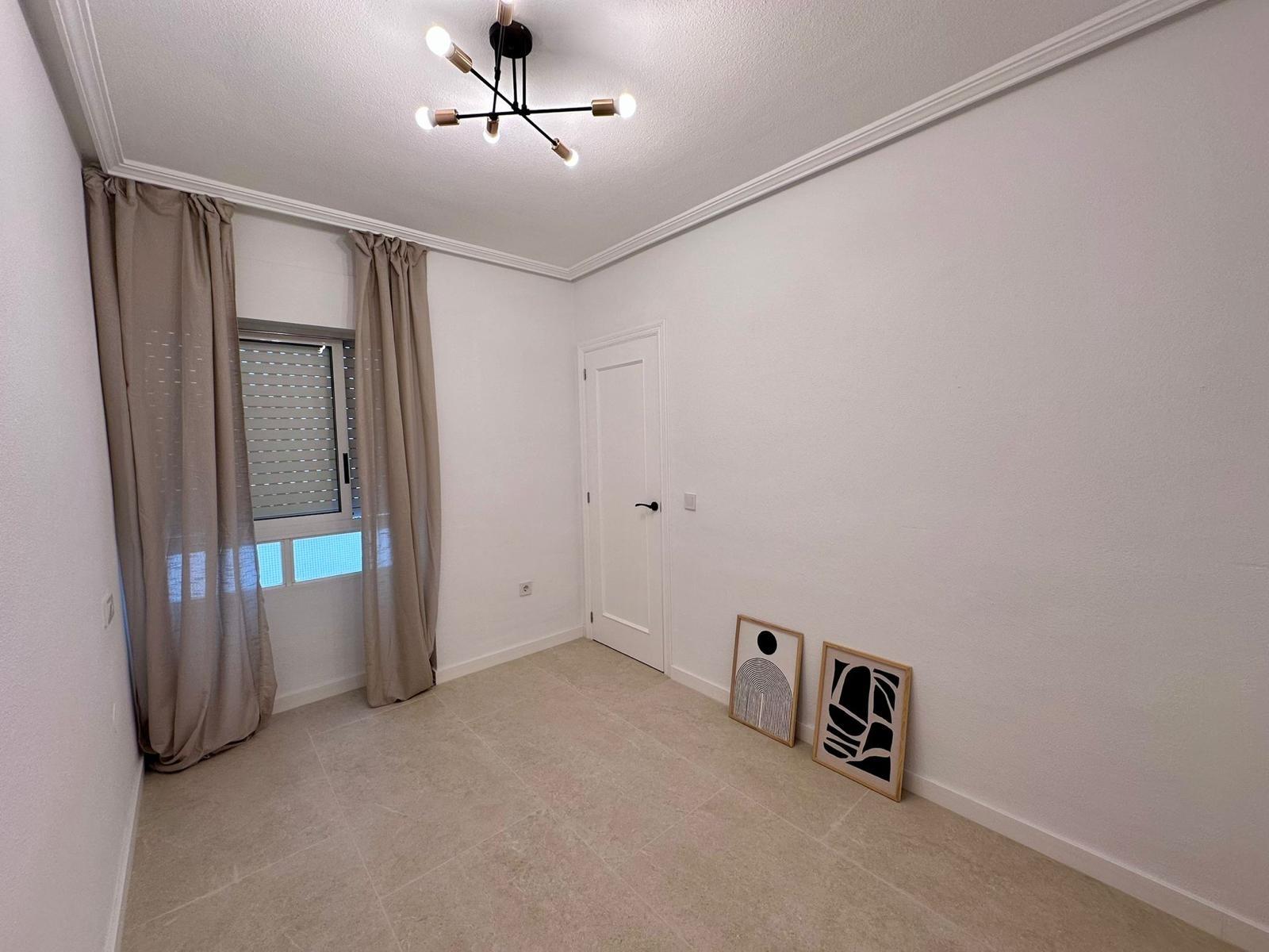 Apartment à Torrevieja, Alicante, Espagne 2 chambres, 65 m2 No. 190258
