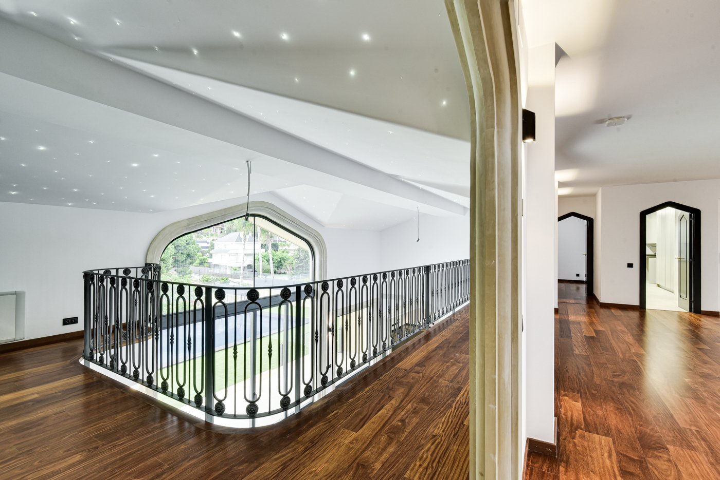 Huvila Barcelona, Espanja 8 makuuhuonetta, 2000 m2 No. 180627
