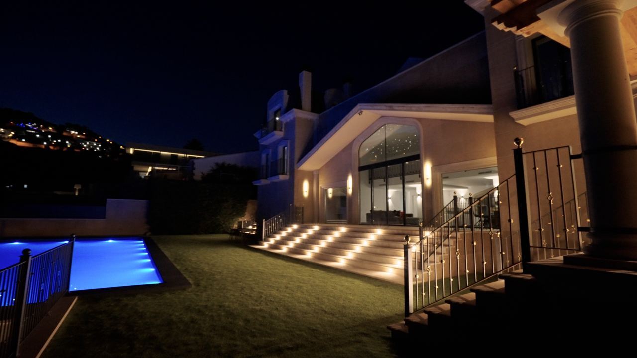 Huvila Barcelona, Espanja 8 makuuhuonetta, 2000 m2 No. 180627