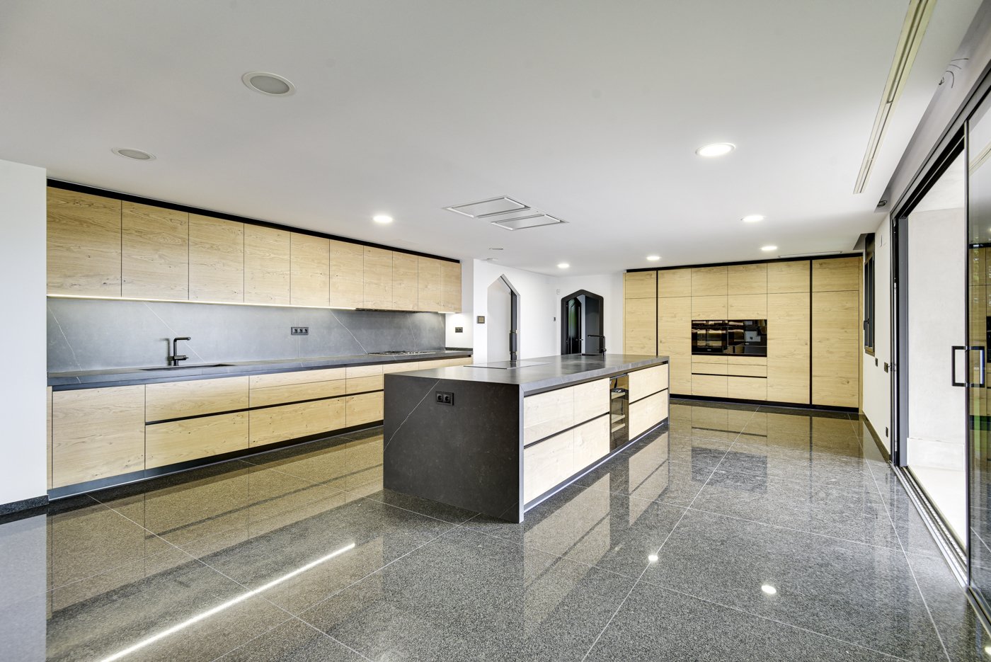 Huvila Barcelona, Espanja 8 makuuhuonetta, 2000 m2 No. 180627