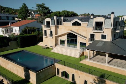 Villa a Barcelona, Spagna 8 camere da letto, 2000 mq. N° 180627