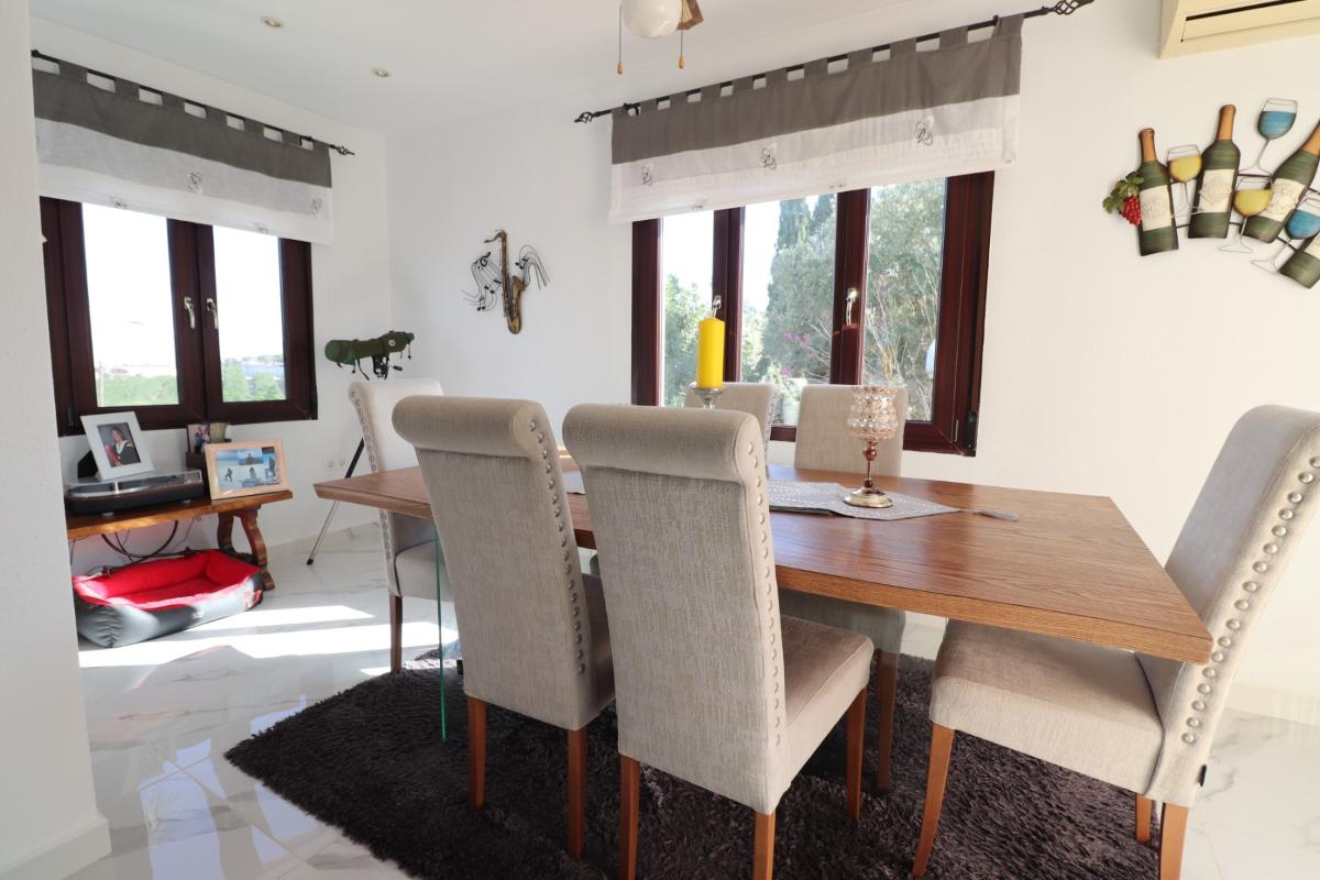 Villa i Algorfa, Alicante, Spanien 5 sovrum, 375 kvm. Nr. 148929