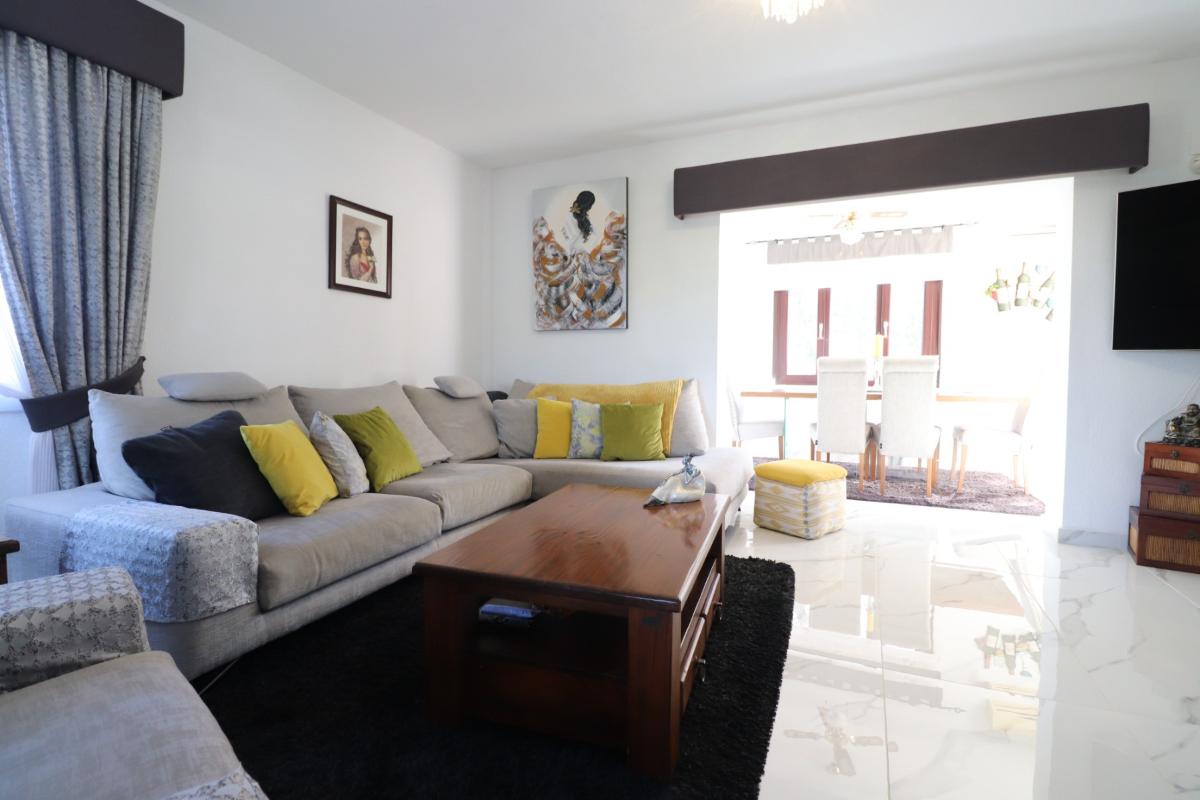 Villa i Algorfa, Alicante, Spanien 5 sovrum, 375 kvm. Nr. 148929