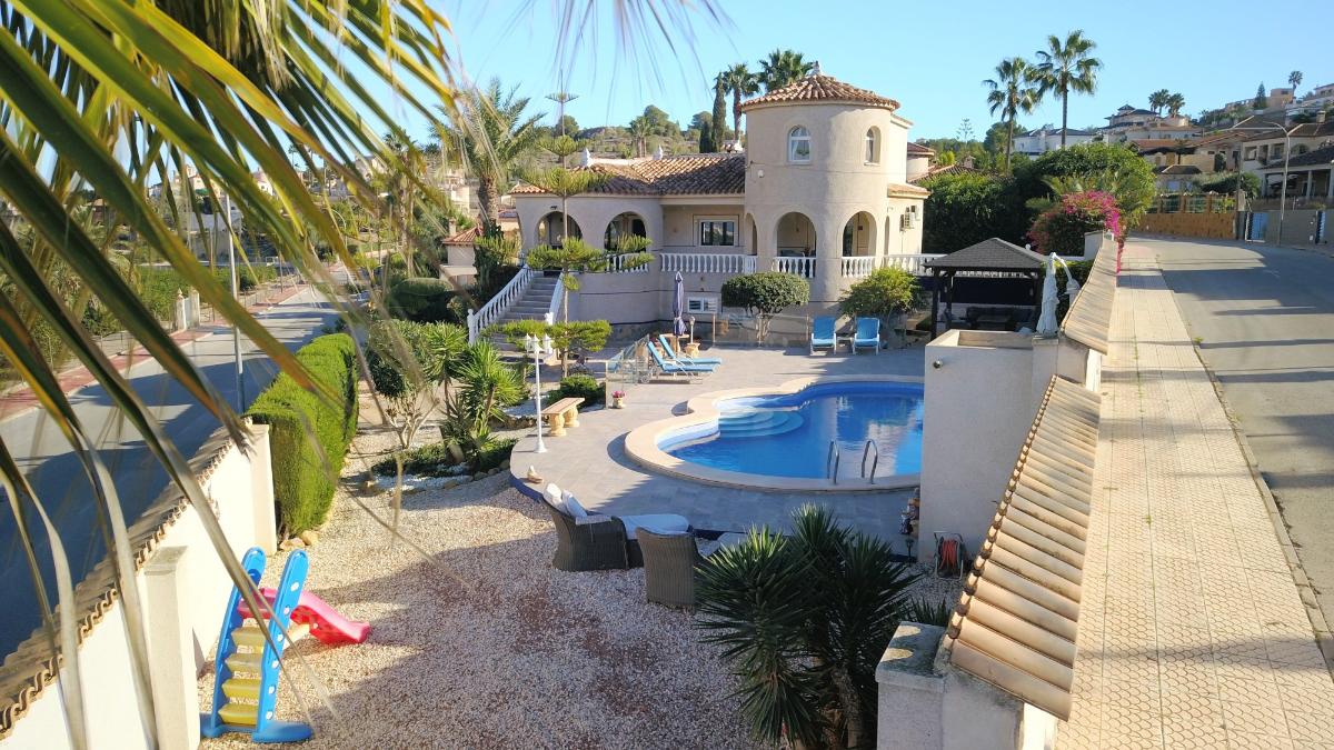 Villa i Algorfa, Alicante, Spanien 5 sovrum, 375 kvm. Nr. 148929