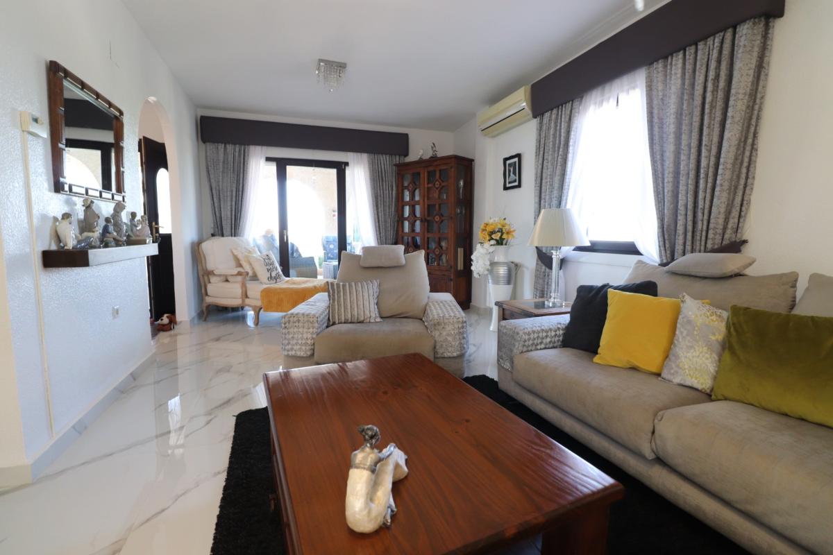 Villa i Algorfa, Alicante, Spanien 5 sovrum, 375 kvm. Nr. 148929