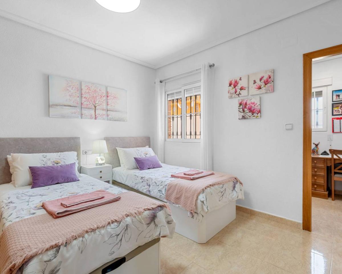 Finca i Catral, Alicante, Spanien 3 sovrum, 153 kvm. Nr. 148934