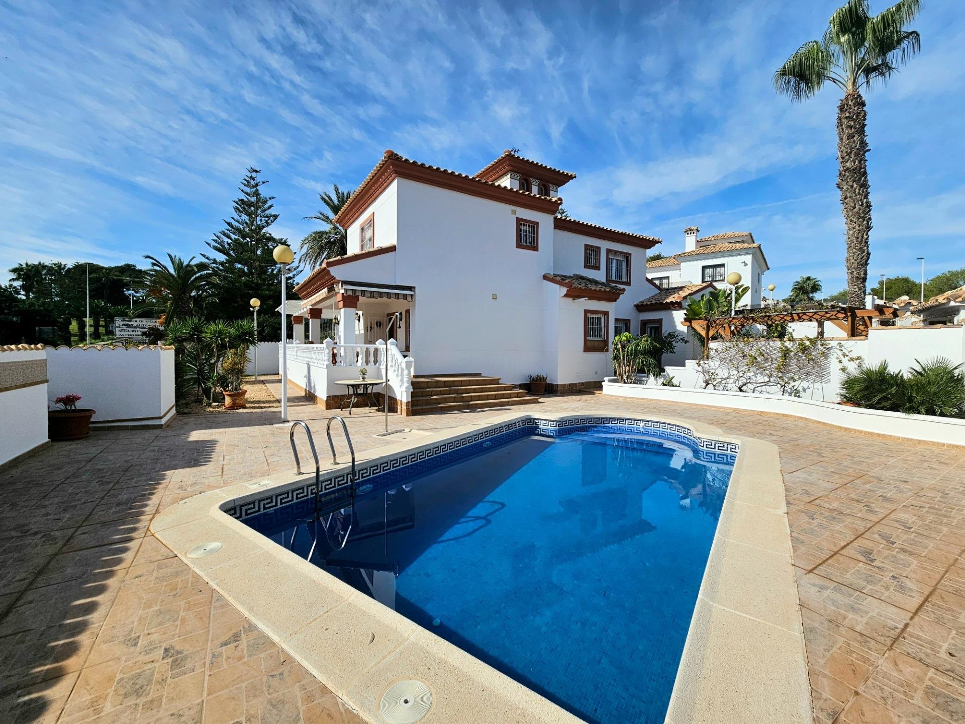 Villa à Alicante, Espagne 4 chambres, 185 m2 No. 164368