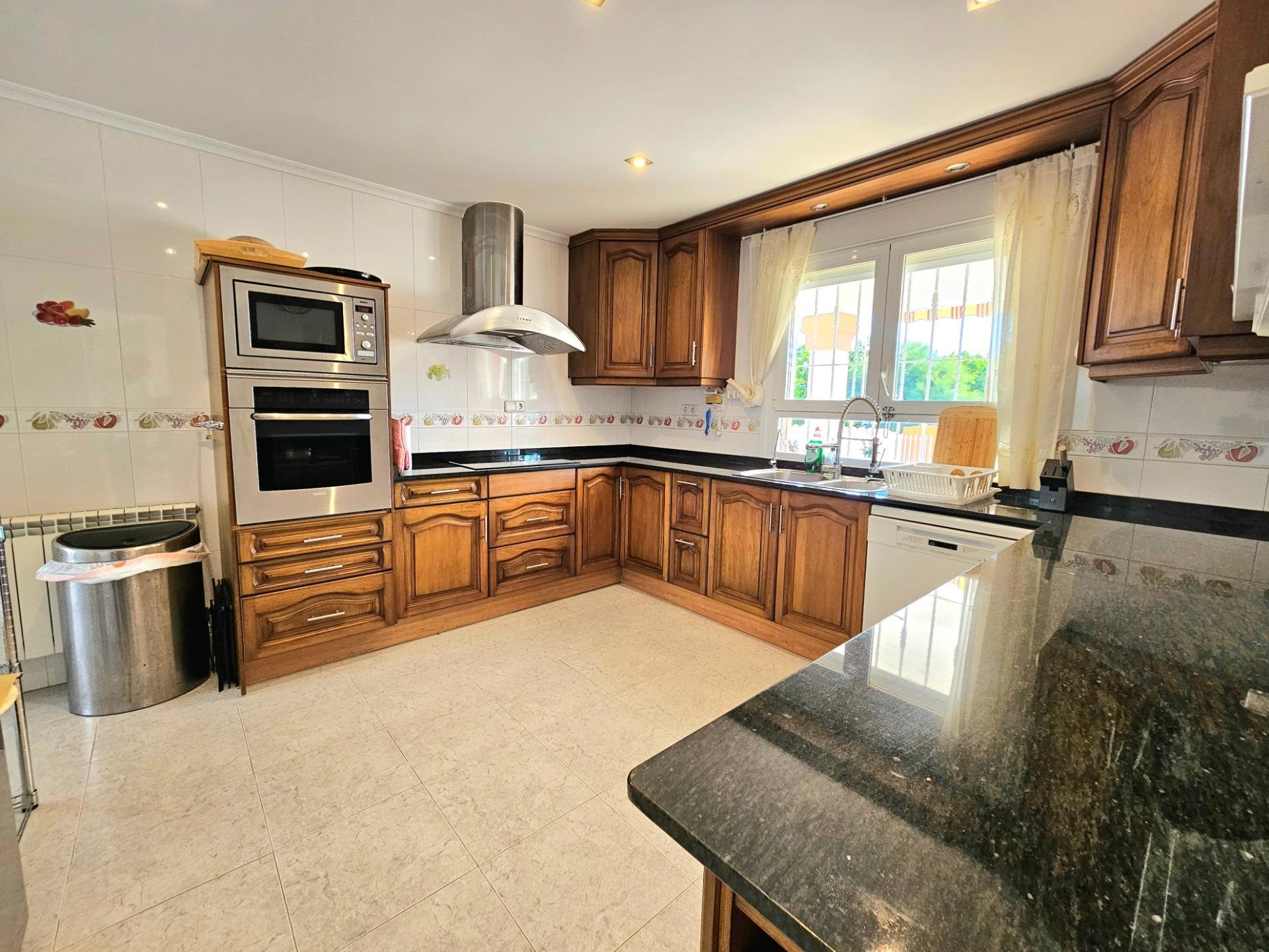 Villa à Alicante, Espagne 4 chambres, 185 m2 No. 164368