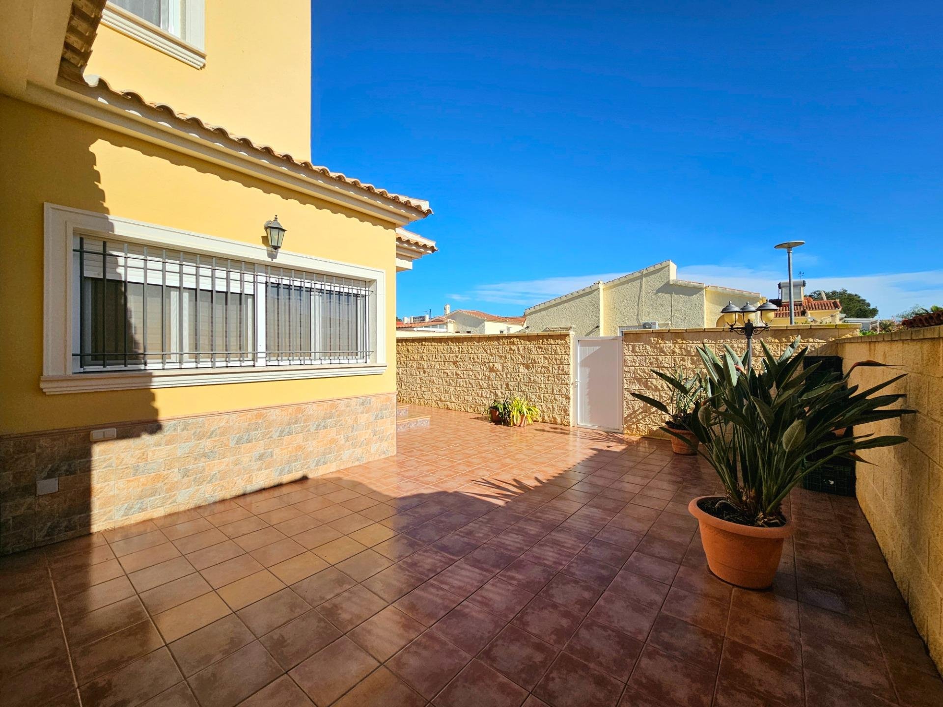 Villa i San Fulgencio, Alicante, Spanien 3 sovrum, 141 kvm. Nr. 164367