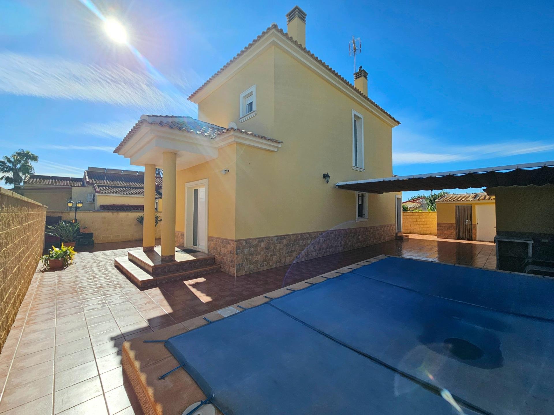 Villa i San Fulgencio, Alicante, Spanien 3 sovrum, 141 kvm. Nr. 164367