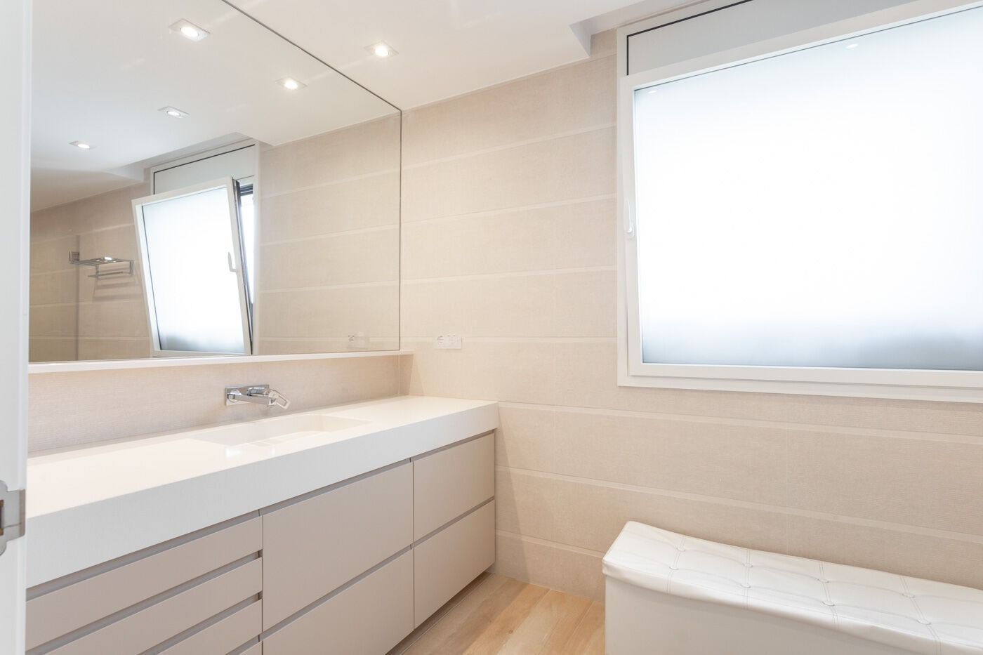 Māja Barcelona, Spānijā 7 istabas,  Nr. 141050