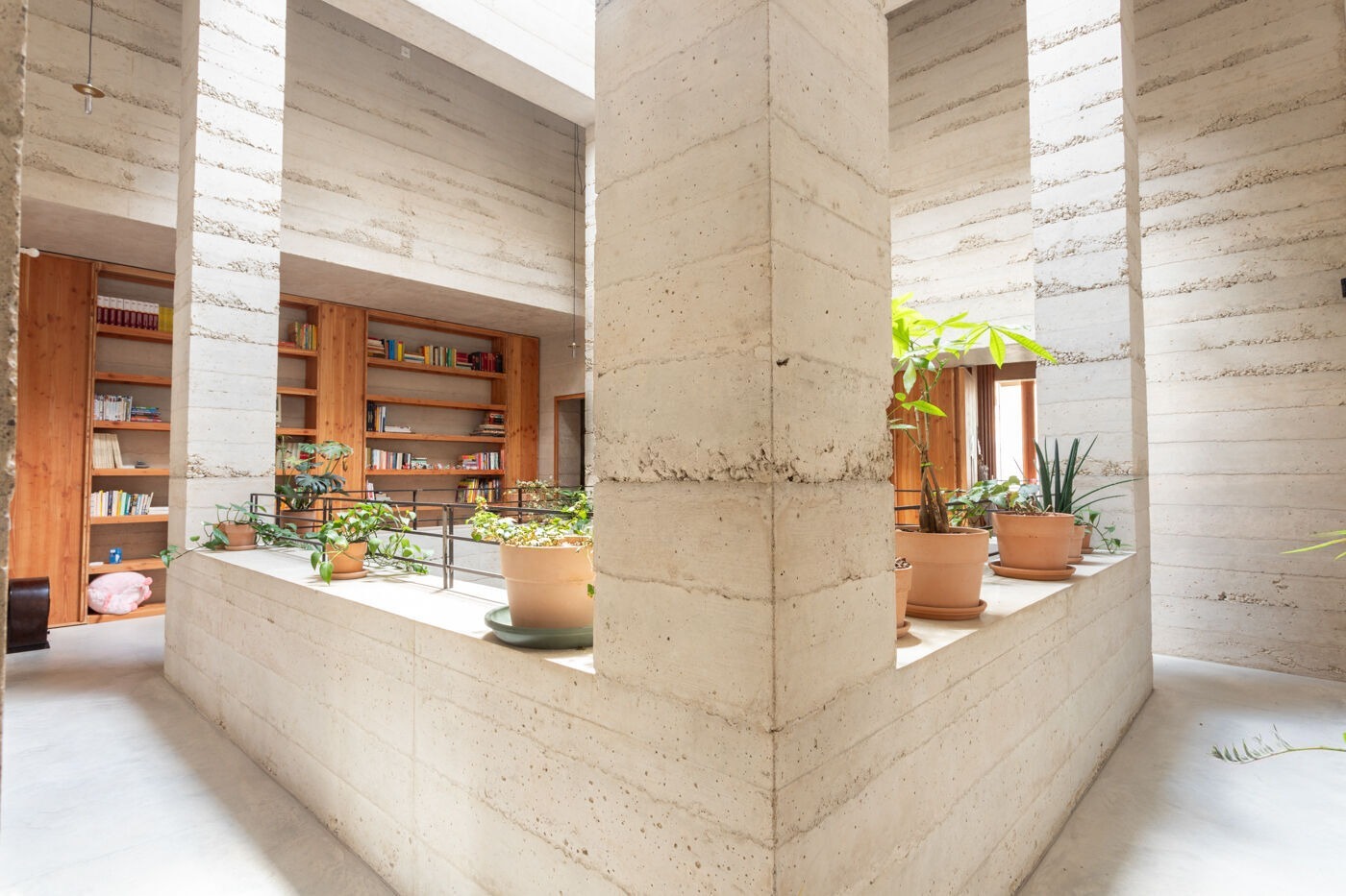 House in Barcelona, Spain 5 bedrooms,  No. 141051