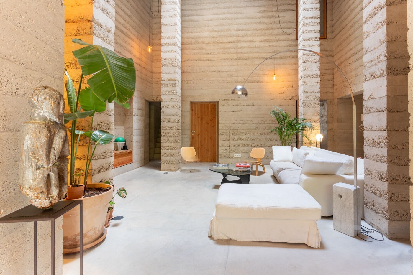 House in Barcelona, Spain 5 bedrooms,  No. 141051