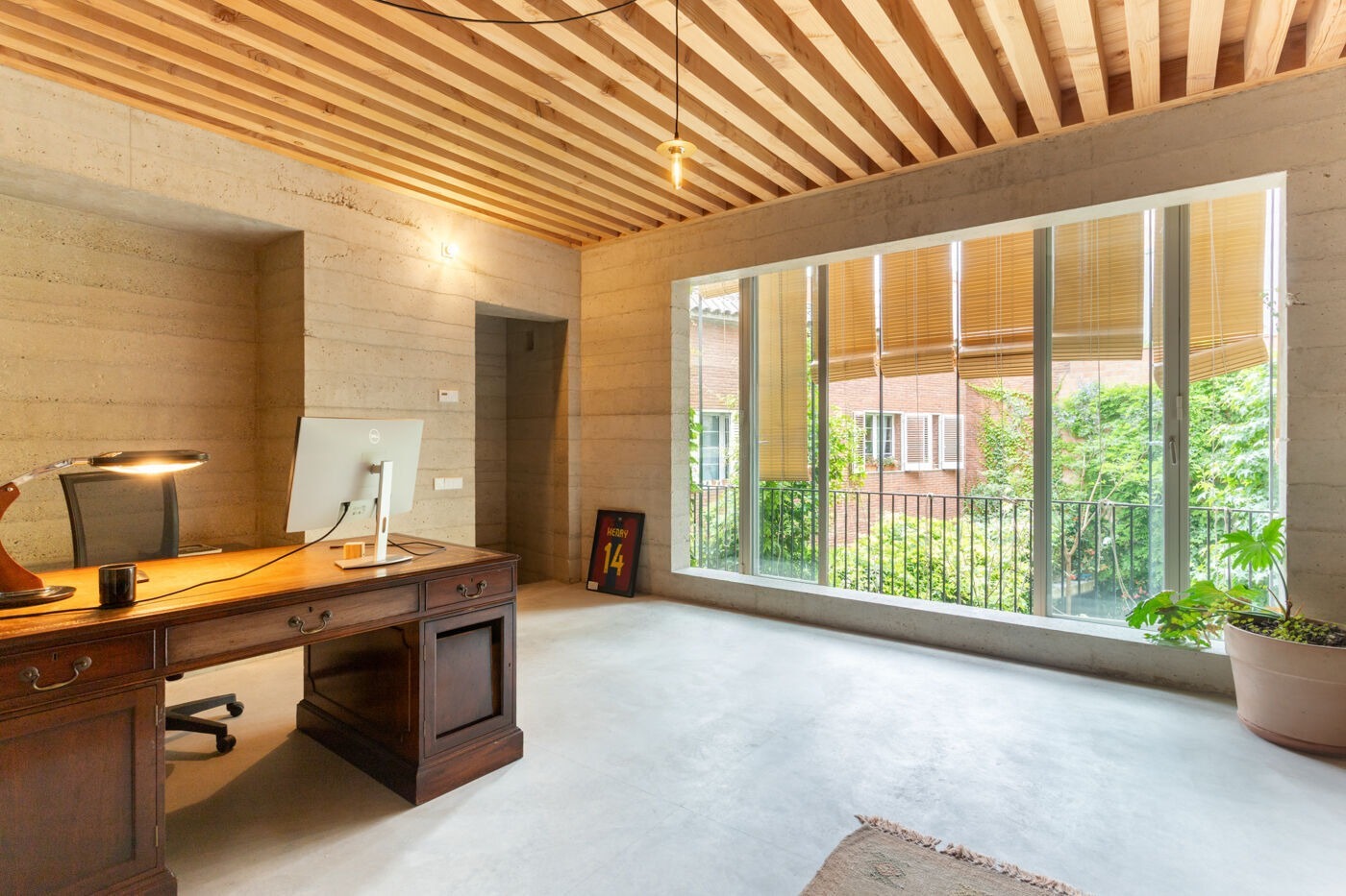 House in Barcelona, Spain 5 bedrooms,  No. 141051